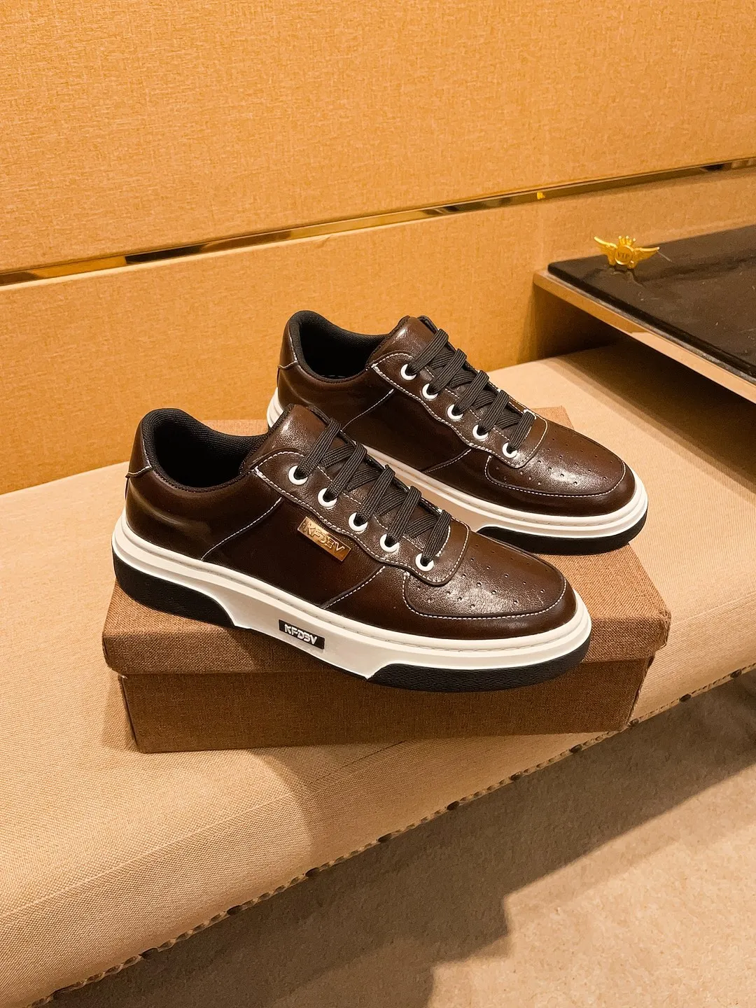 Men's shoes💰 420💰[BV]🔥 High-end men's shoes brand official website 1:1 latest masterpiece: the upper is made of Italian imported first-layer cowhide with a comfortable and breathable lining➕original non-slip and wear-resistant outsole🔥, making walking more convenient and comfortable! An exclusive new model, a stunning work, a beautiful 1:1 replica [color] compared to the official quality! Create a fashionable personality to set off your uniqueness! A must-have for trendy men! Classic 🔥Size: 38-44 Color: 🔥 Colors available🔥.